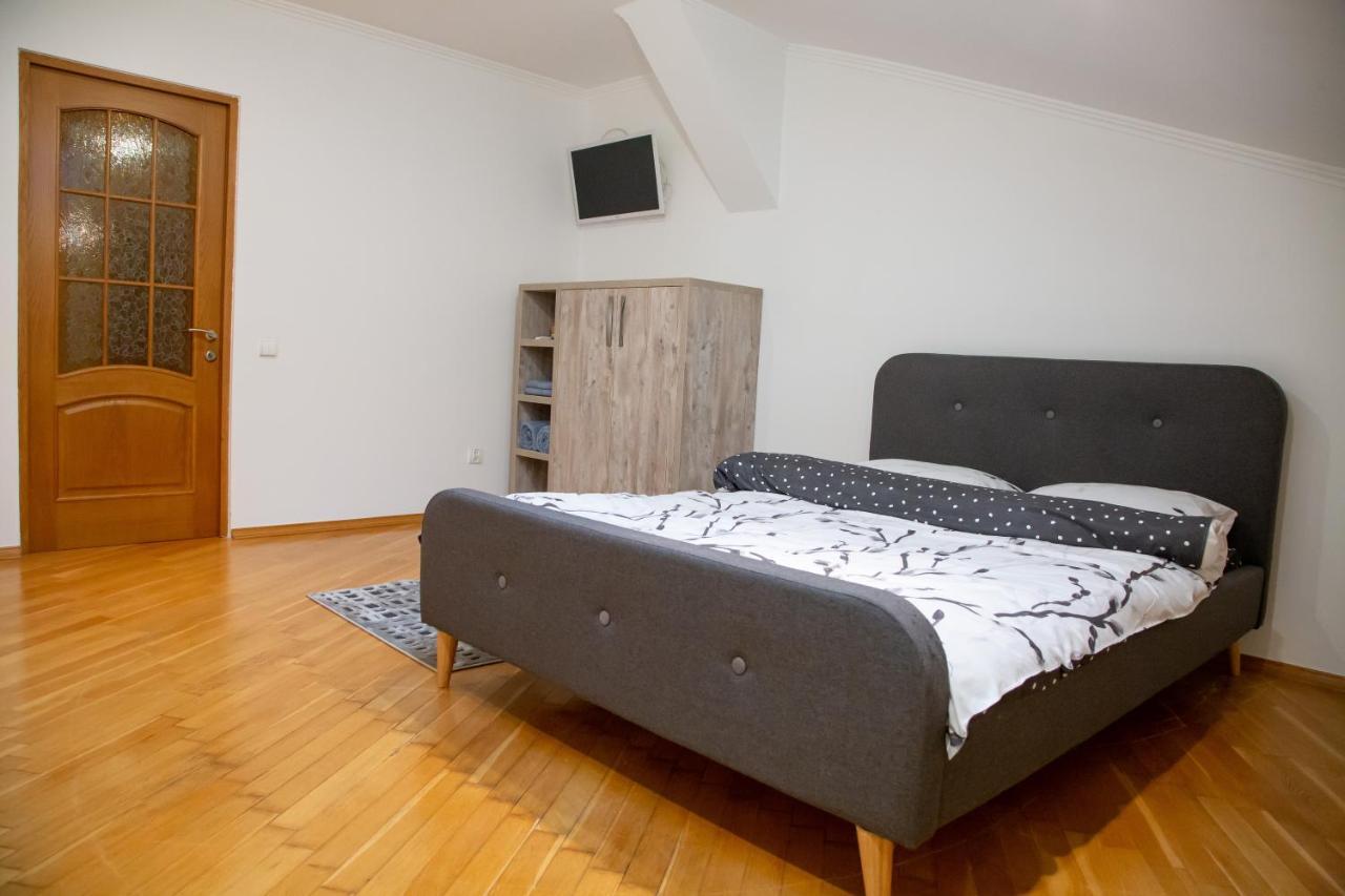 Apartment Kostyushka Lviv Exterior foto